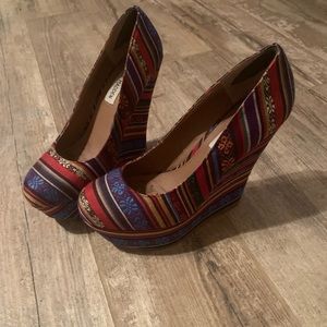 Steve Madden wedge shoes. Size 7. Worn once.